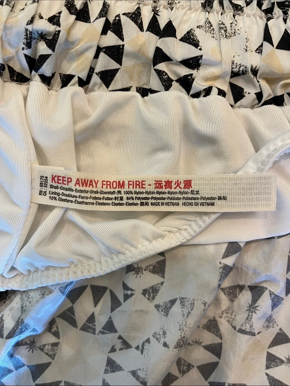 FP Movement The Way Home Shorts Size Small White Black Patterned Activewear - Picture 11 of 13